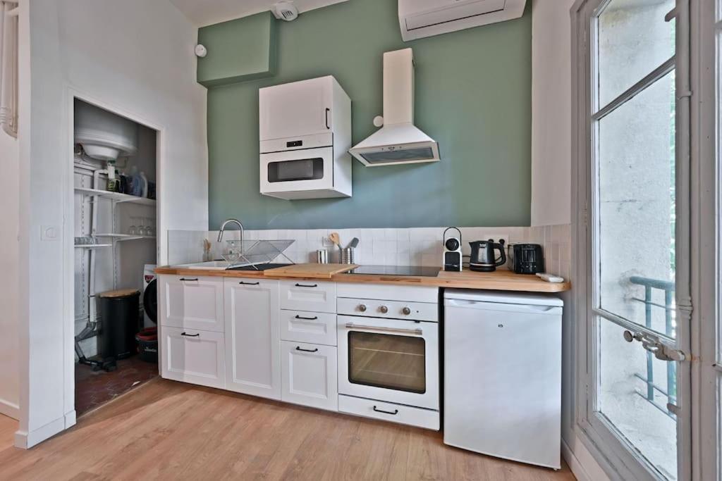 Au Coeur Des Platanes - Parking Gratuit Sous-Terrain - Clim - Balcon Apartman Avignon Kültér fotó