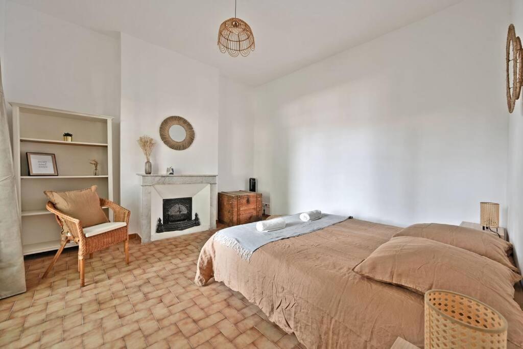 Au Coeur Des Platanes - Parking Gratuit Sous-Terrain - Clim - Balcon Apartman Avignon Kültér fotó