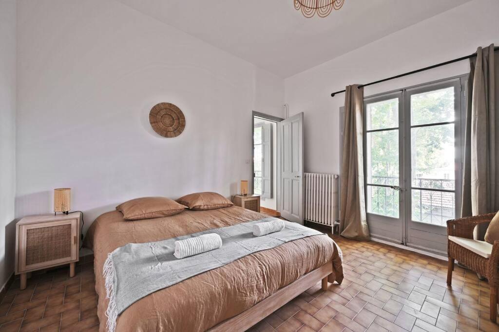 Au Coeur Des Platanes - Parking Gratuit Sous-Terrain - Clim - Balcon Apartman Avignon Kültér fotó