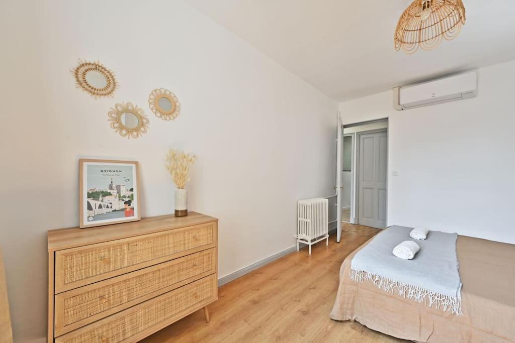 Au Coeur Des Platanes - Parking Gratuit Sous-Terrain - Clim - Balcon Apartman Avignon Kültér fotó